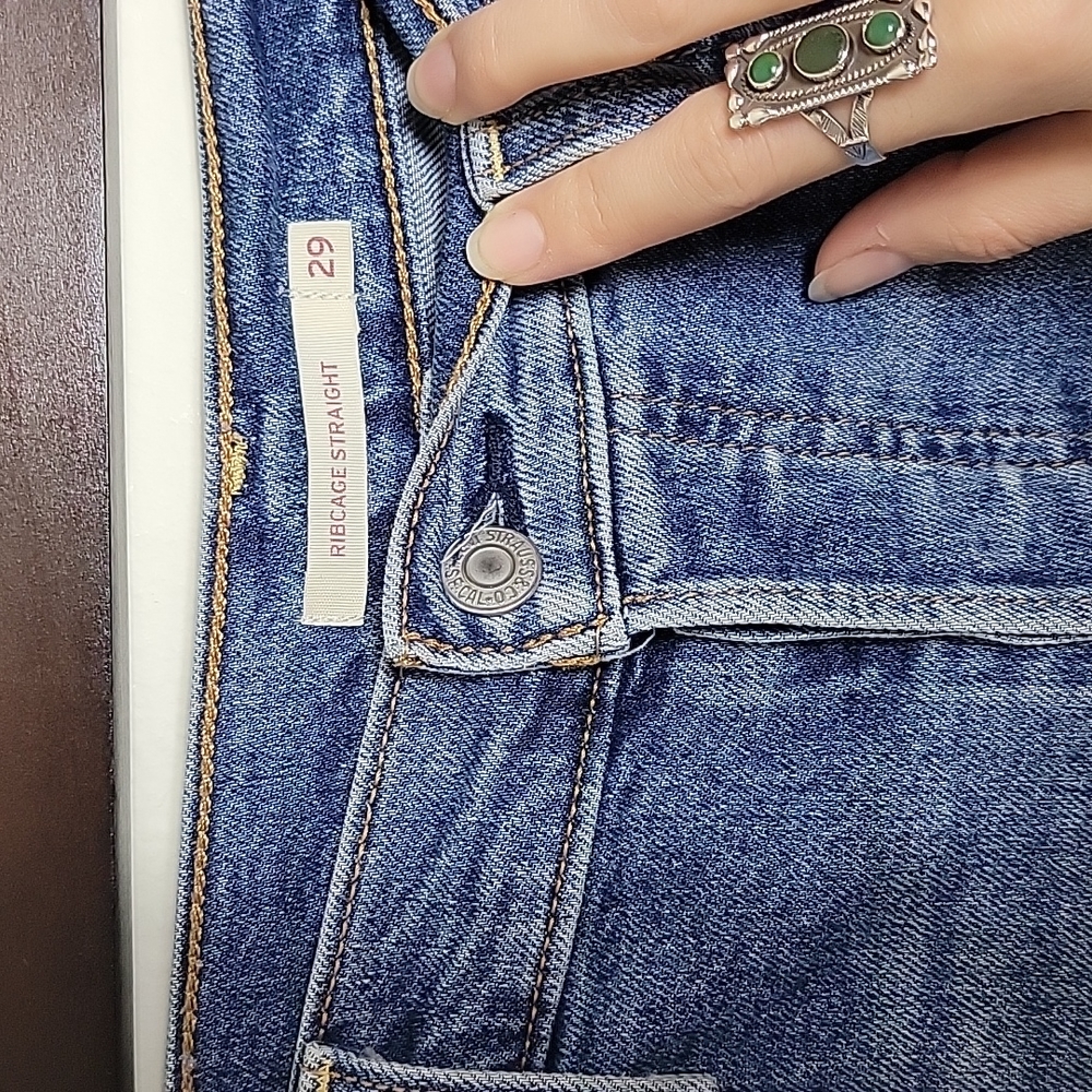 LEVI'S Ribcage Straight Ankle Size 29